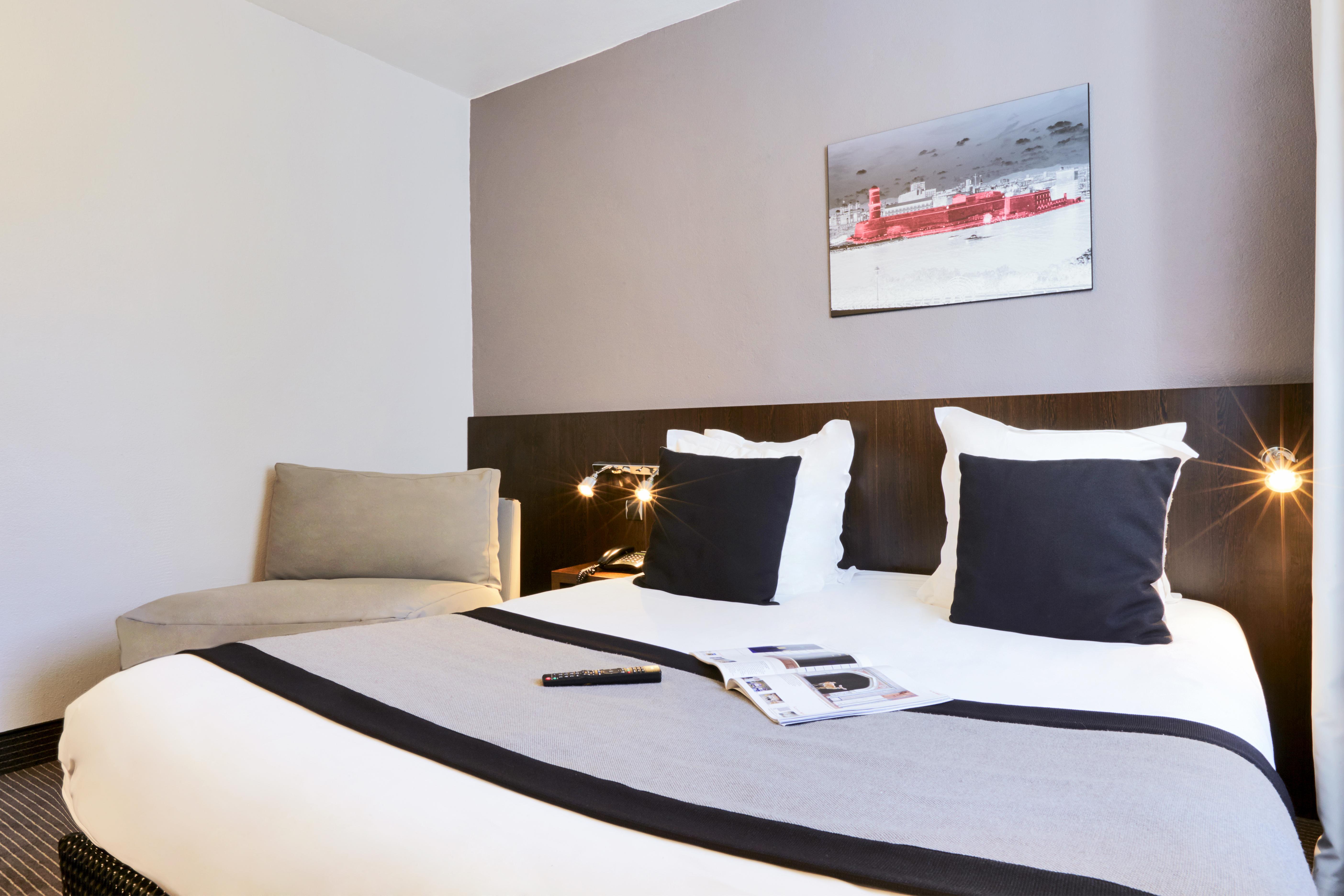 Kyriad Marseille Centre Paradis-Prefecture Exterior photo